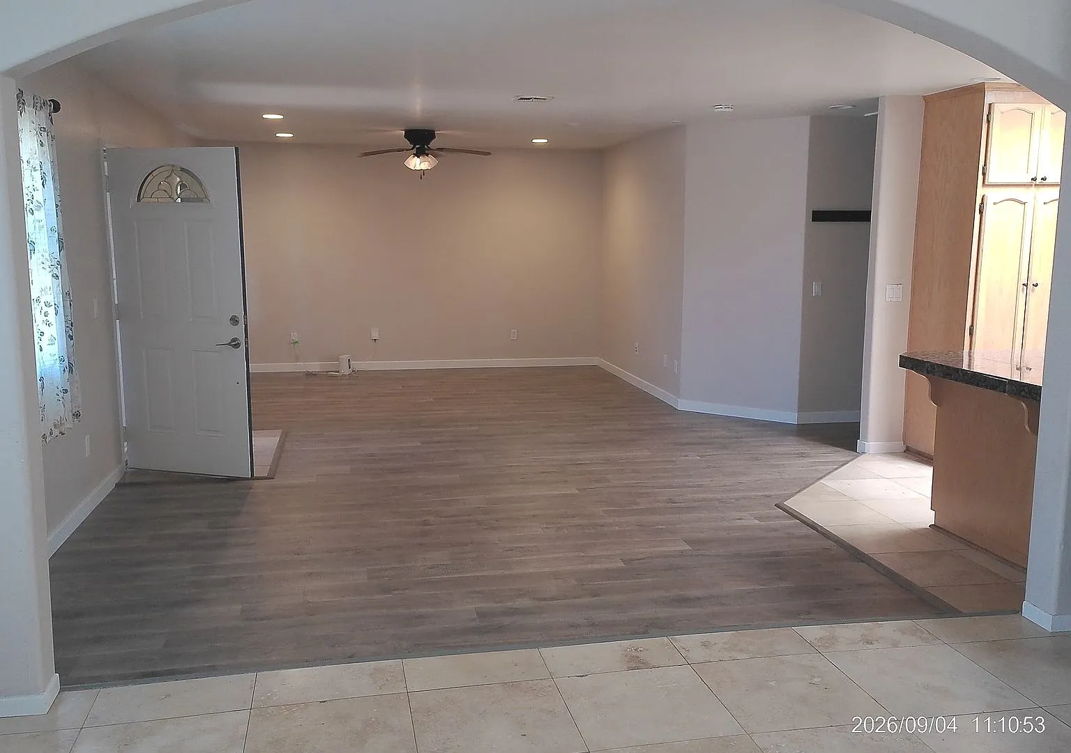 3 bed 2 bath with 3 car garage — Photo 3