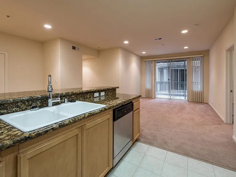 Glenoaks Villas — Photo 78