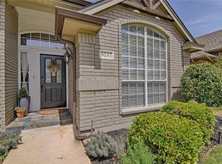 8161 Vine Wood Dr, North Richland Hills, TX 76182