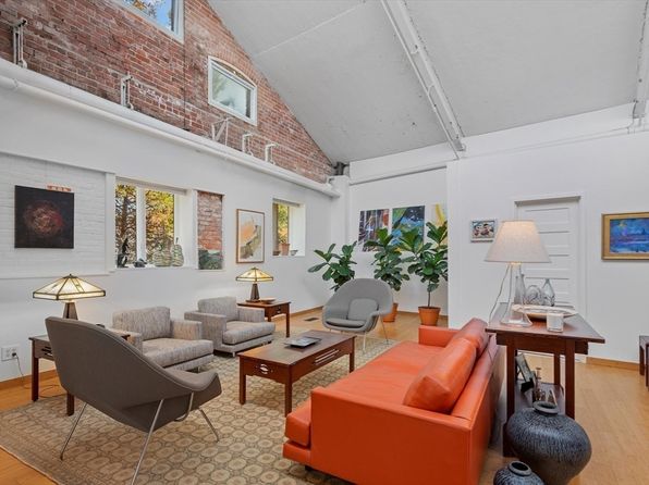 123 Sawyer St UNIT 12, New Bedford, MA 02746
