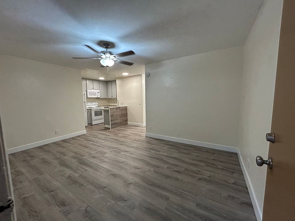 1st image of 4060 Marlborough Ave APT 4