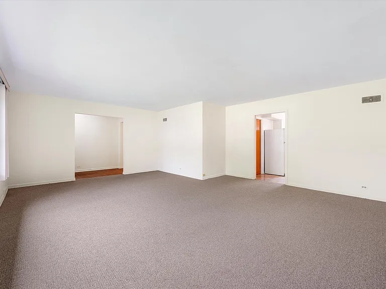 429 S Stratford Ave — Photo 7