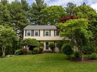 15 Lorraine Metcalf Dr, Wrentham, MA 02093