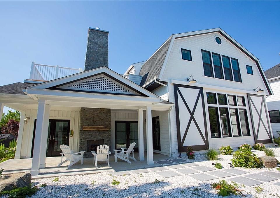2nd image of 85 Third Beach Rd