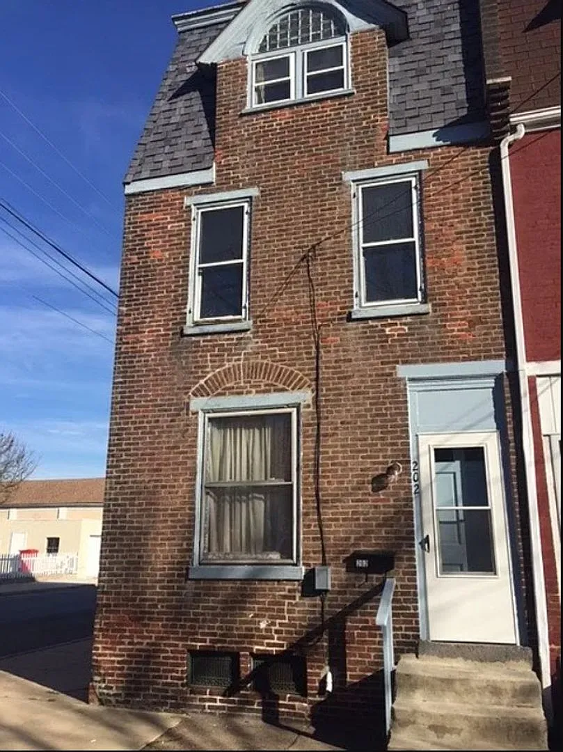 Ready to Move-in Charming 4-Bedroom 2 Bath Home in Pottstown 202 South Franklin Street — Photo 1