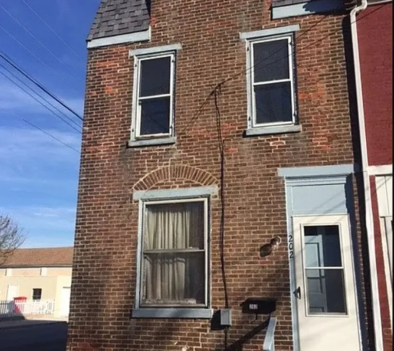 202 S Franklin St