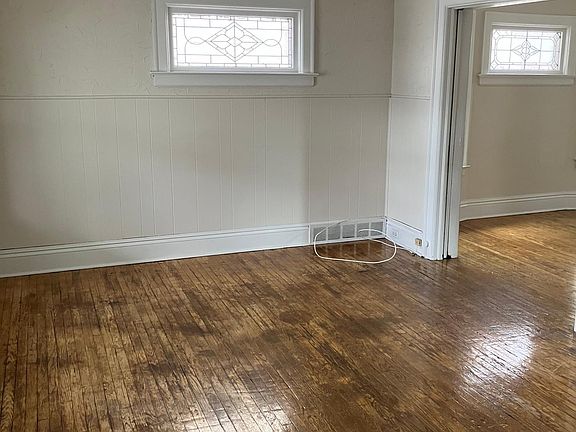 3rd image of 55 E Hazeltine Ave