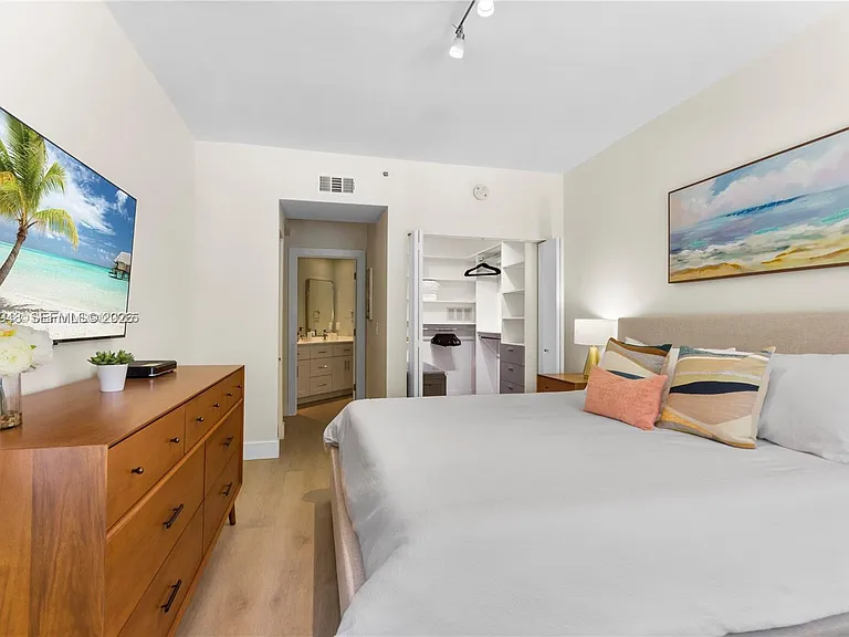 3255 NE 184th St #12310 — Photo 5