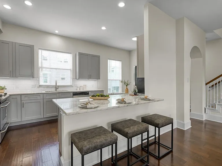 1701 Summer St — Photo 11