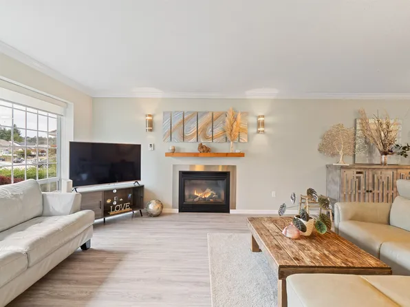 32345 Clinton Ave, Abbotsford, BC V2T 5B3