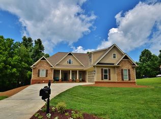 6526 Wauka View Dr, Clermont, GA 30527