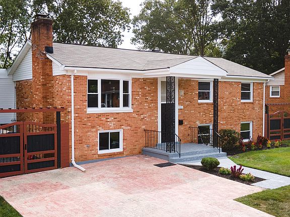 3rd image of 9905 Loudoun Ave