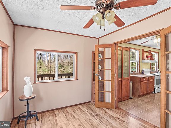 5th image of 120 Timber Ln