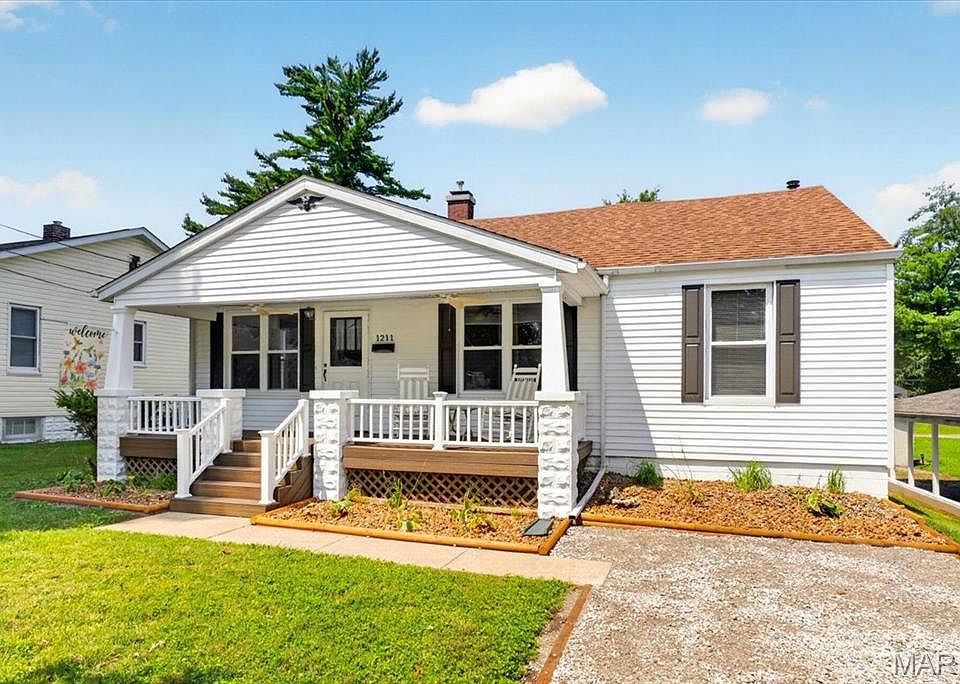 1st image of 1211 Kinsella Ave