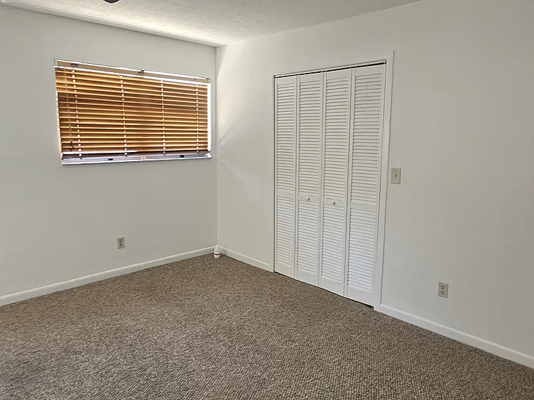 3301 W Nassau St — Photo 2