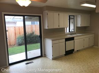 1705 Aldersgate Ln, Newberg, OR 97132