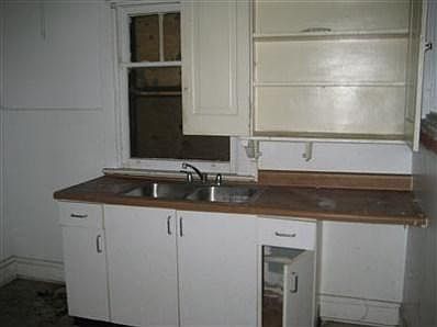 3rd image of 618 Neal Ave