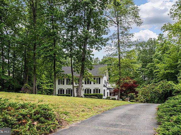 4th image of 7001 Pebble Ln E