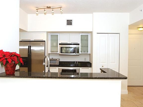 3rd image of 235 NE 1st St APT 304