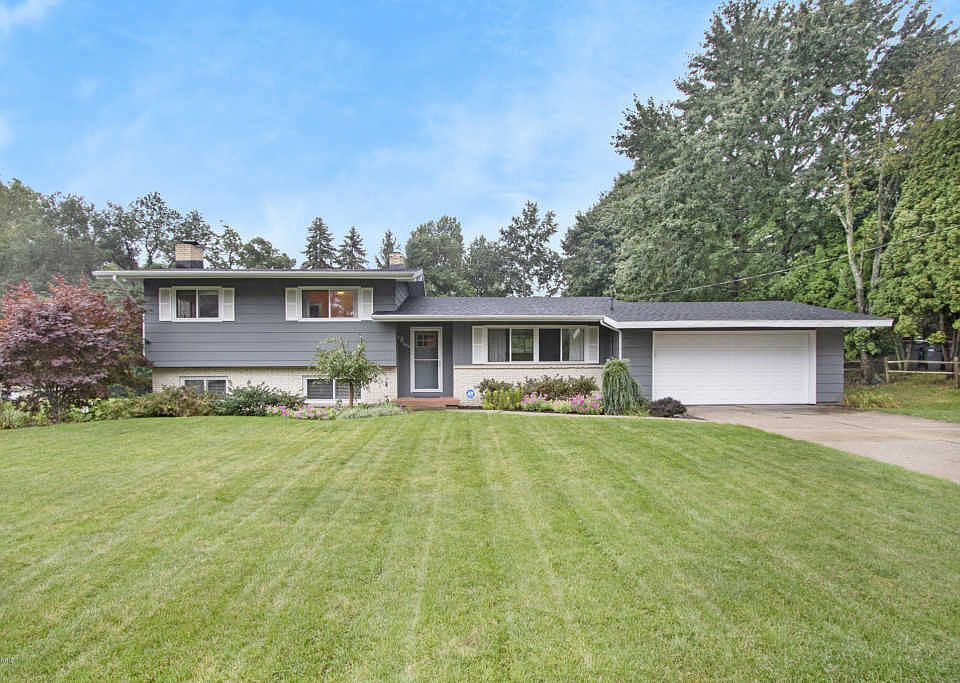 1st image of 2650 Pinesboro Dr NE
