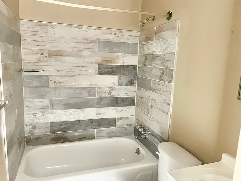 1324 Green Cedar Ln — Photo 2