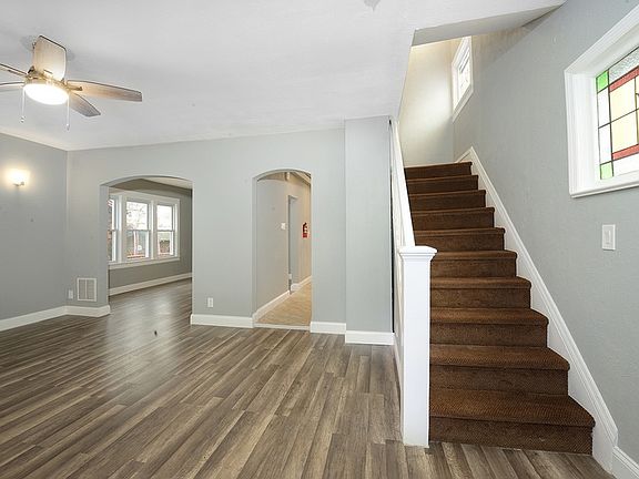 3rd image of 426 E 5th Ave