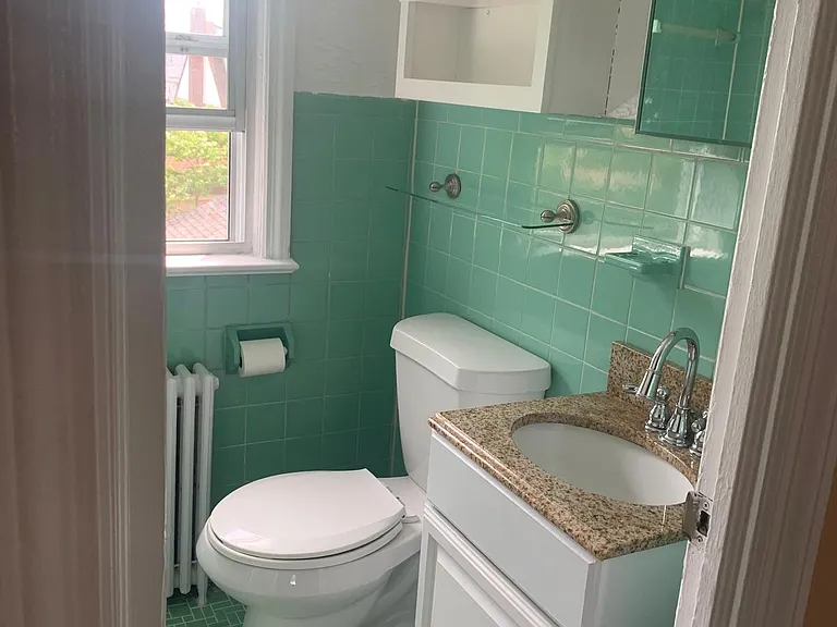 169 Litchfield Ave #2 — Photo 4