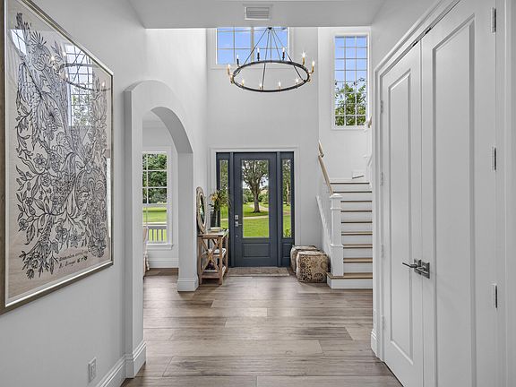 5th image of 4786 Ridgewood Road E