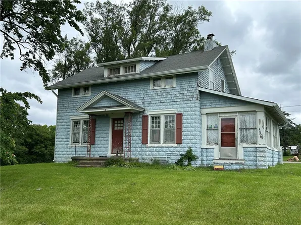 4088 W Rock Springs Rd, Decatur, IL 62522