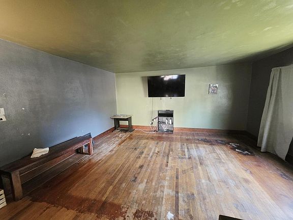 4th image of 119 Martin STREET
