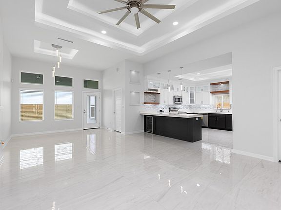 3rd image of 6801 Woodlands Ave