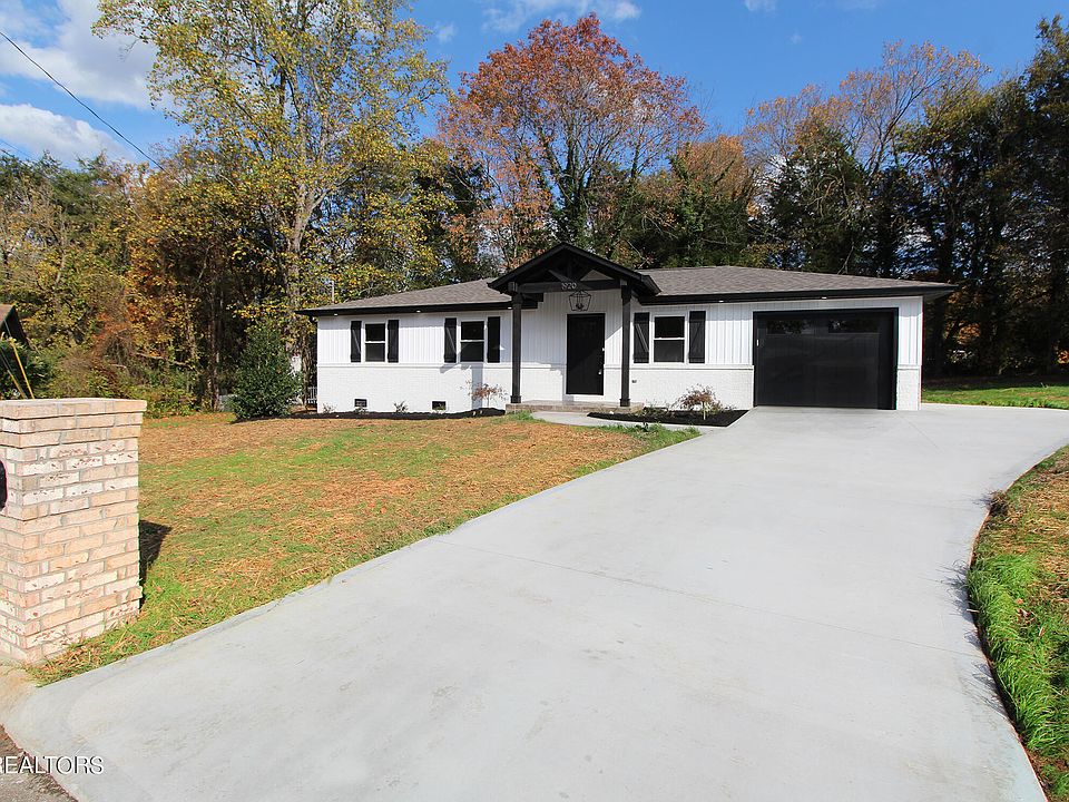 1st image of 1920 NE Holirose Ln