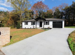 1920 NE Holirose Ln, Knoxville, TN 37918