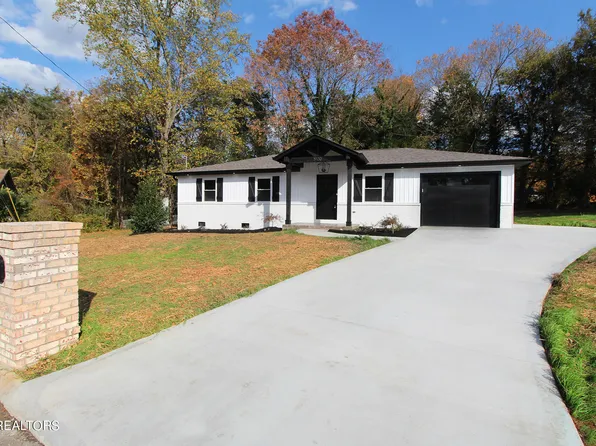 1920 NE Holirose Ln, Knoxville, TN 37918