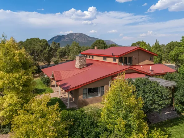 16 Ridge Rd, Cedar Crest, NM 87008