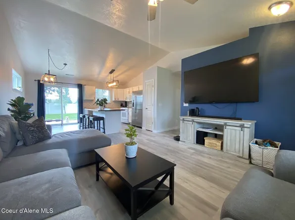 2124 E Knapp Dr, Post Falls, ID 83854