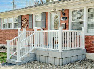 5700 Azalea Ln, Louisville, KY 40258