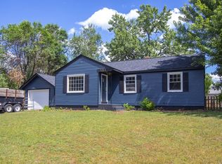 127 Gelinas Dr, Chicopee, MA 01020