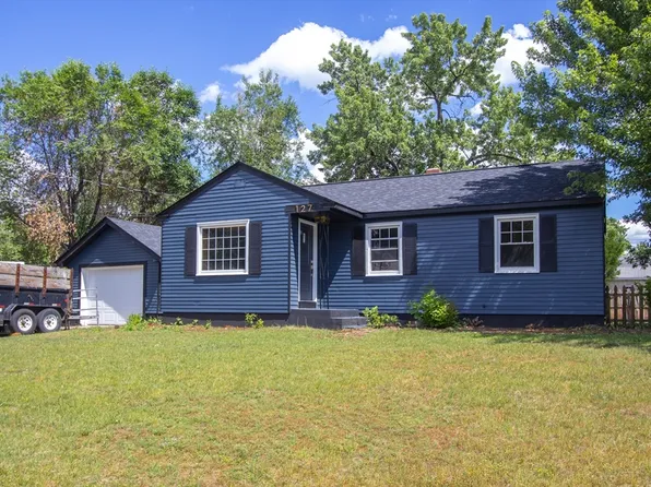 127 Gelinas Dr, Chicopee, MA 01020