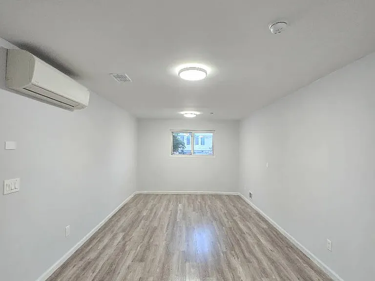 385 Gower St #1 — Photo 4