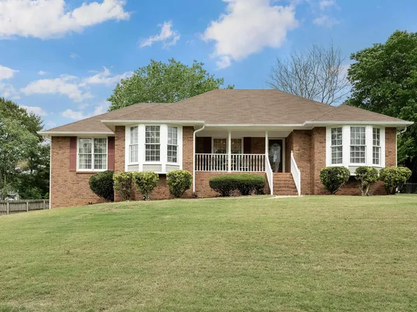 102 Red Maple Ln, Trussville, AL 35173