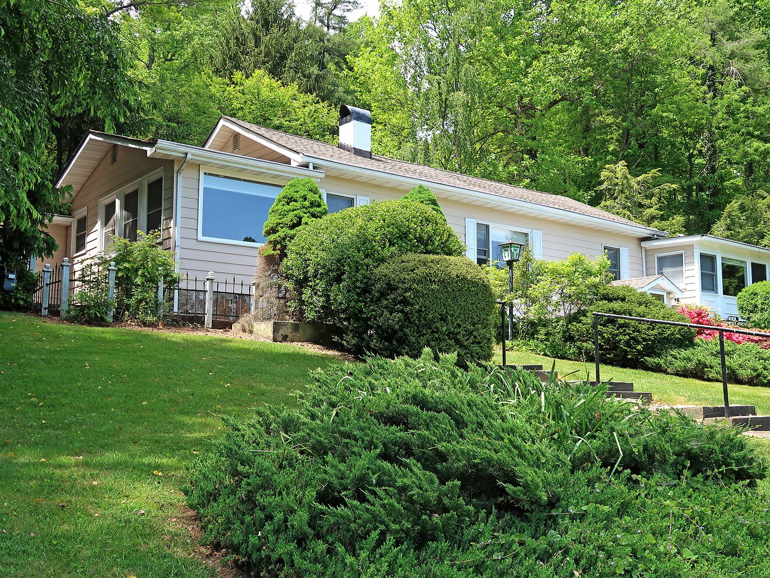 115 Lake Dr, Laurel Park, NC 28739 Zillow