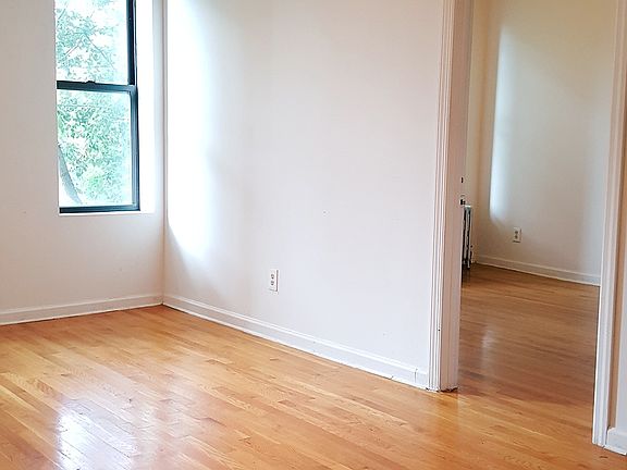 2nd image of 256 Pacific St APT 10