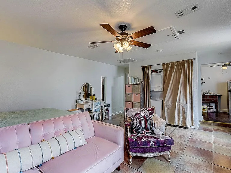 3256 Greene Ave — Photo 8