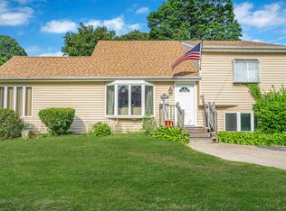 37 Cleary Rd, Ronkonkoma, NY 11779