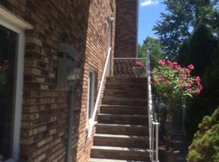 900 Ionia Ave, Staten Island, NY