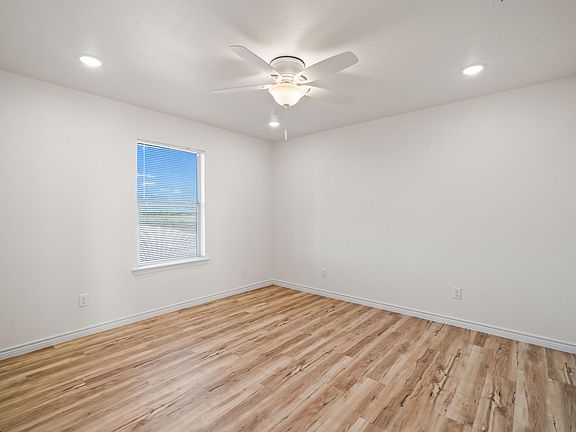 2nd image of 9326 E Fm 597 Cres #5100