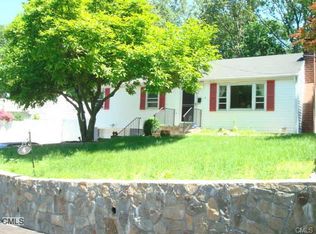 4 Byrd Rd, Norwalk, CT 06850