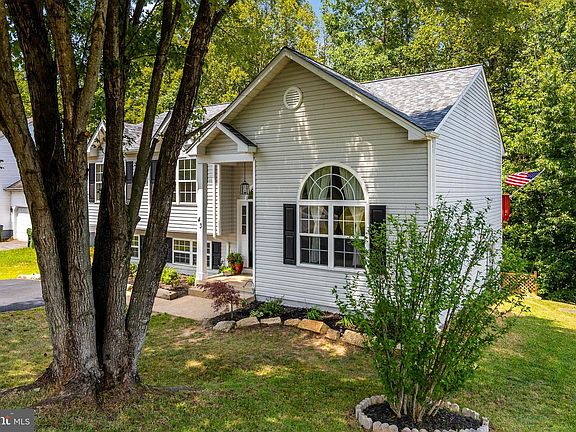 4th image of 43 Cherry Laurel Dr