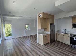 20514 W Califa St, Woodland Hills, CA 91367